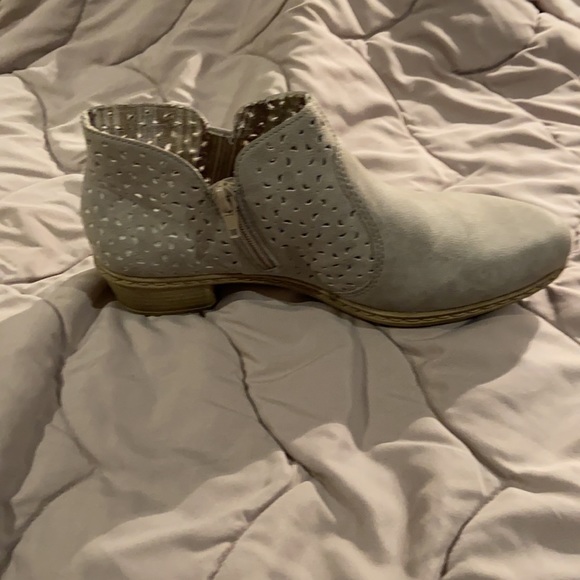 Cute boot - Picture 2 of 2